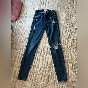 Frame- le skinny de jeanne ripped jeans- 25